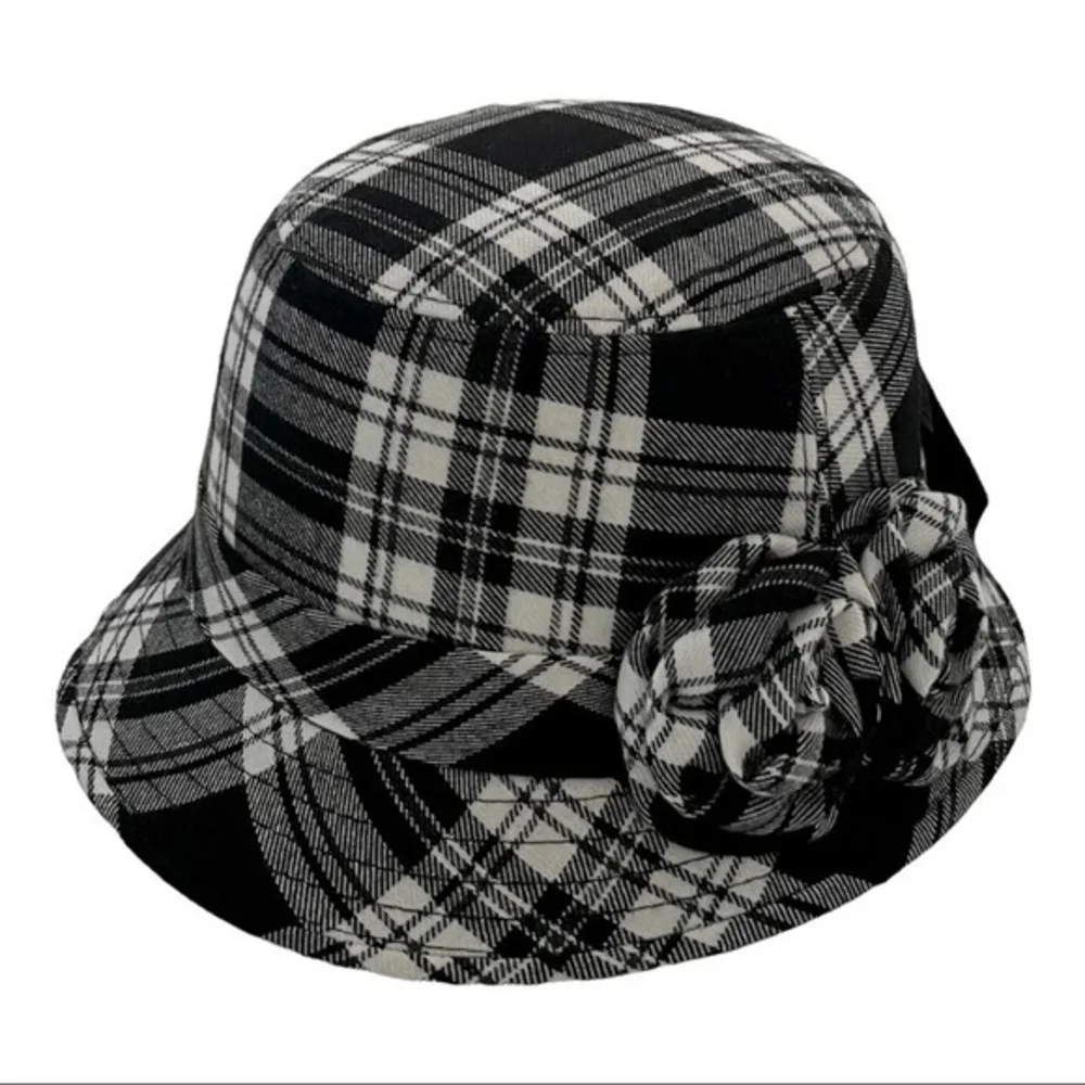 Tartan Traditions Plaid Bucket Hat Black White Flower Detail Women S/M NWT